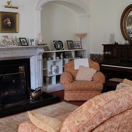 Bansha House-3